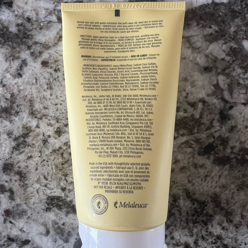 Seibella Facial Scrub is designed for all skin types & fragrance-free. - Picture 2 of 3